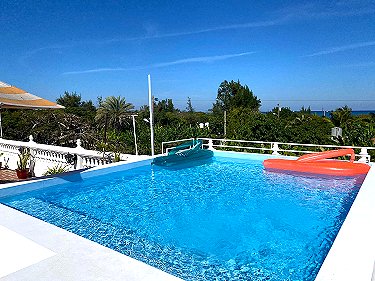 Piscina apartamentos de Marlen