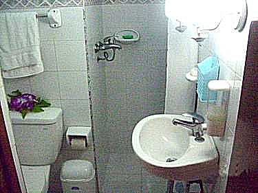 Ba&ntilde;o de otro de los apartamentos