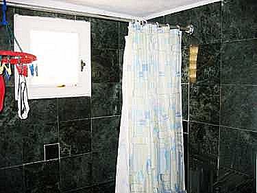 Ba&ntilde;o de otro apartamento