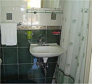 Ba&ntilde;o de la habitacion 1