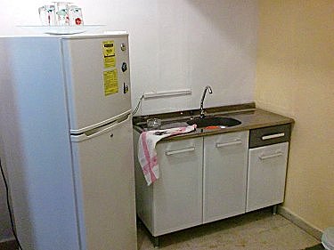 Cocina completa con fregadero