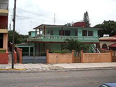 La casa vista desde el exterior