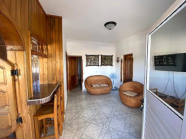 Sala del apartamento de Juliet de tres habitaciones