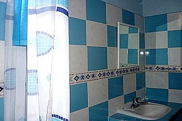 Ba&ntilde;o habitacion 1
