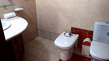 Ba&ntilde;o habitacion 5