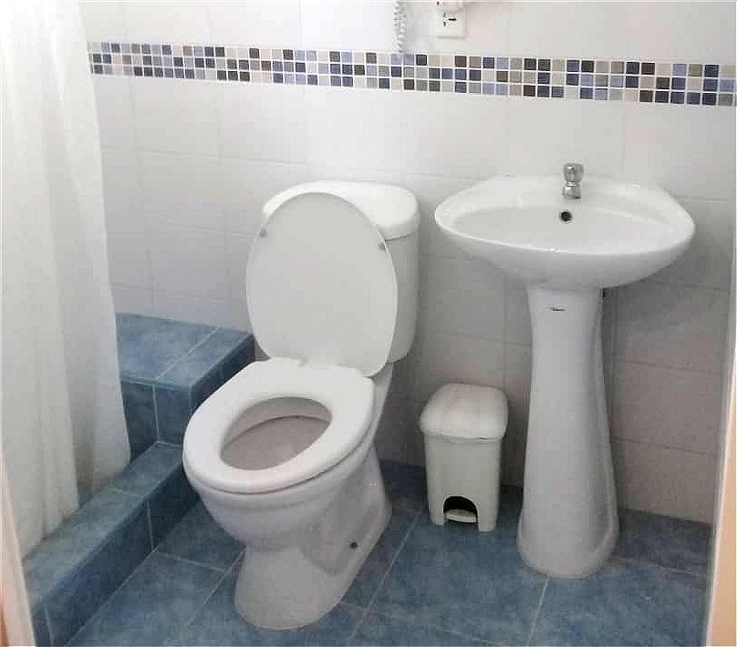 Ba&ntilde;o habitacion 2
