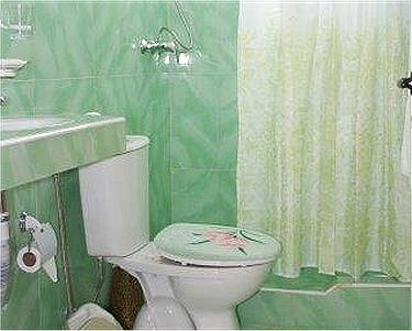 Ba&ntilde;o de la habitacion 2