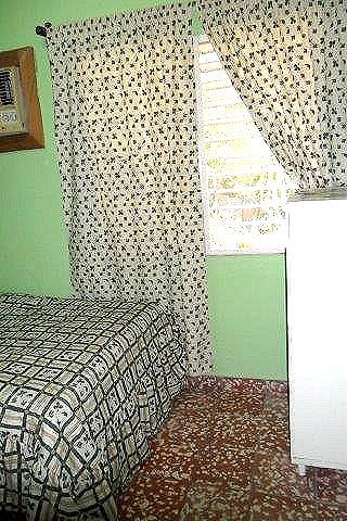 La habitacion del apartamento 1 vista desde otra posicion