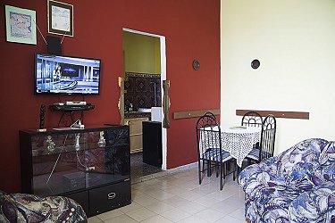 Sala de estar (con televisor pantalla plana)