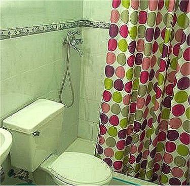 Ba&ntilde;o de una de las habitaciones